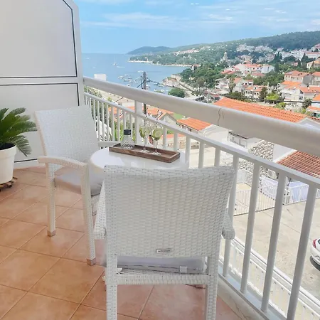 Sunny Elza フヴァル