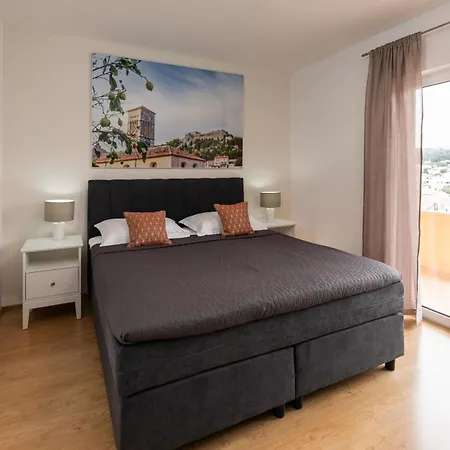 アパート Sunny Elza フヴァル