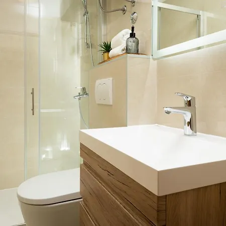 Sunny Elza フヴァル